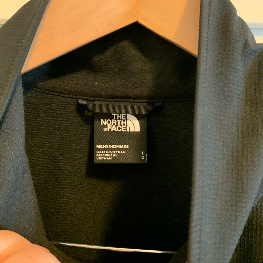 The North Face Men's TNF Black Castle Rock Soft Shell Vest - Picture 4 of 7